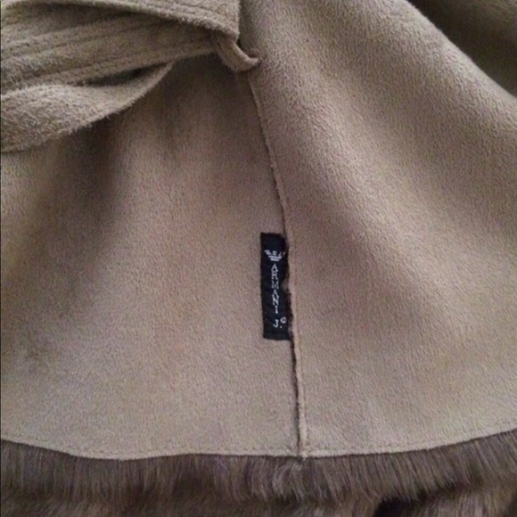 ARMANI JEANS AJ fur vest - Picture 2 of 3